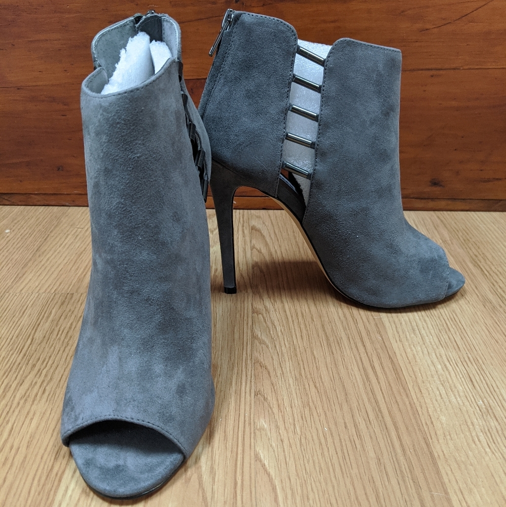 SOLD - Steve Madden Suede Bootie